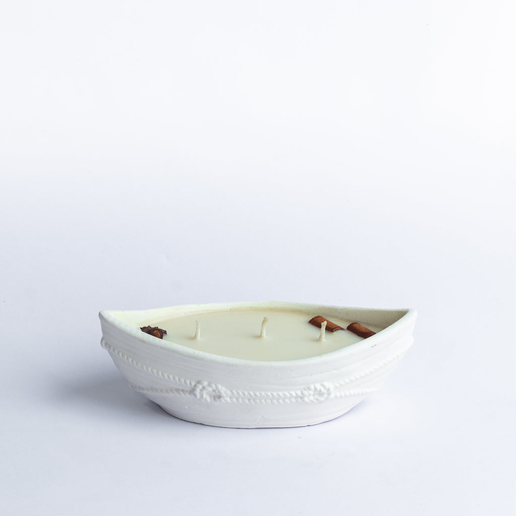 Luna Boat Candle - Cinnamon