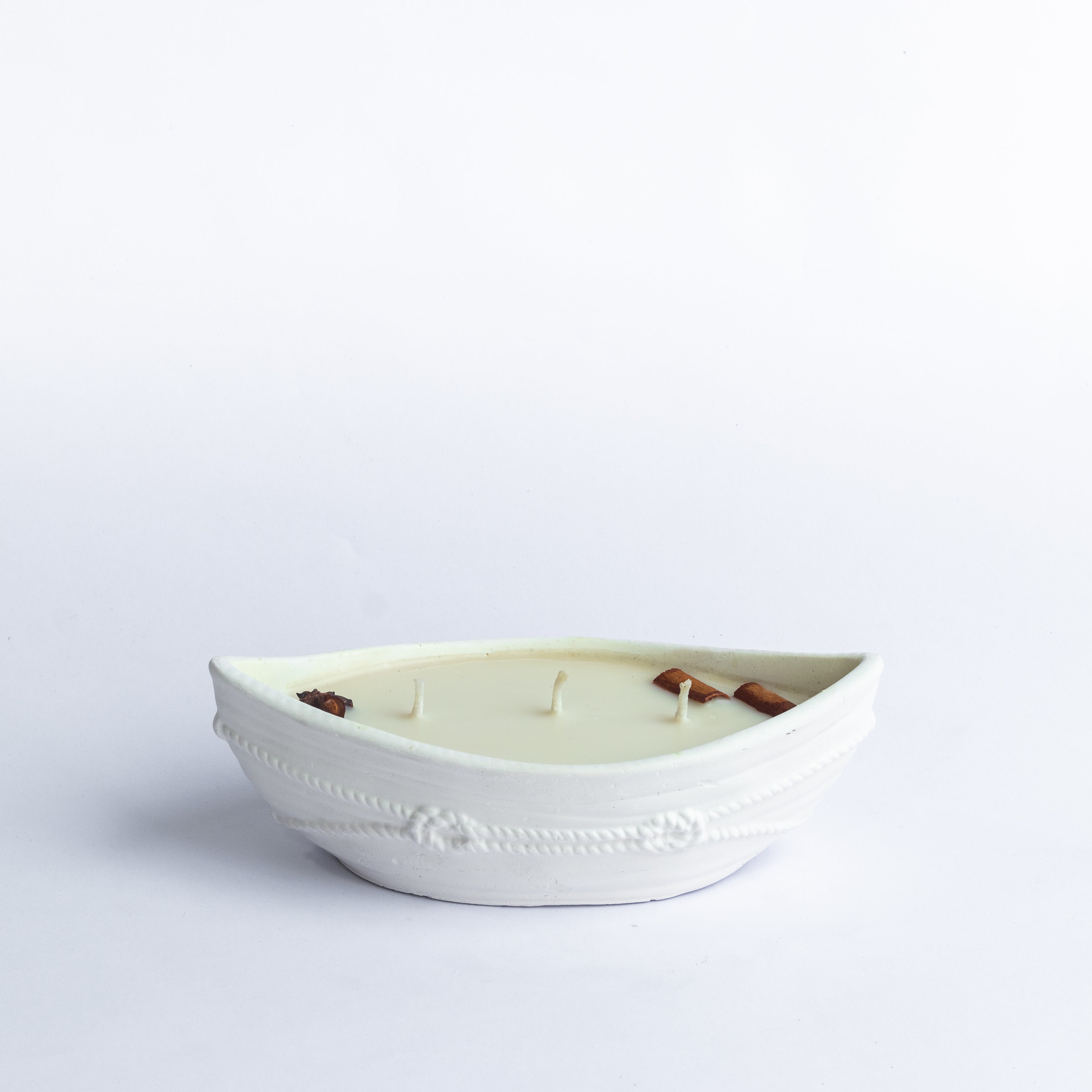 Luna Boat Candle - Cinnamon