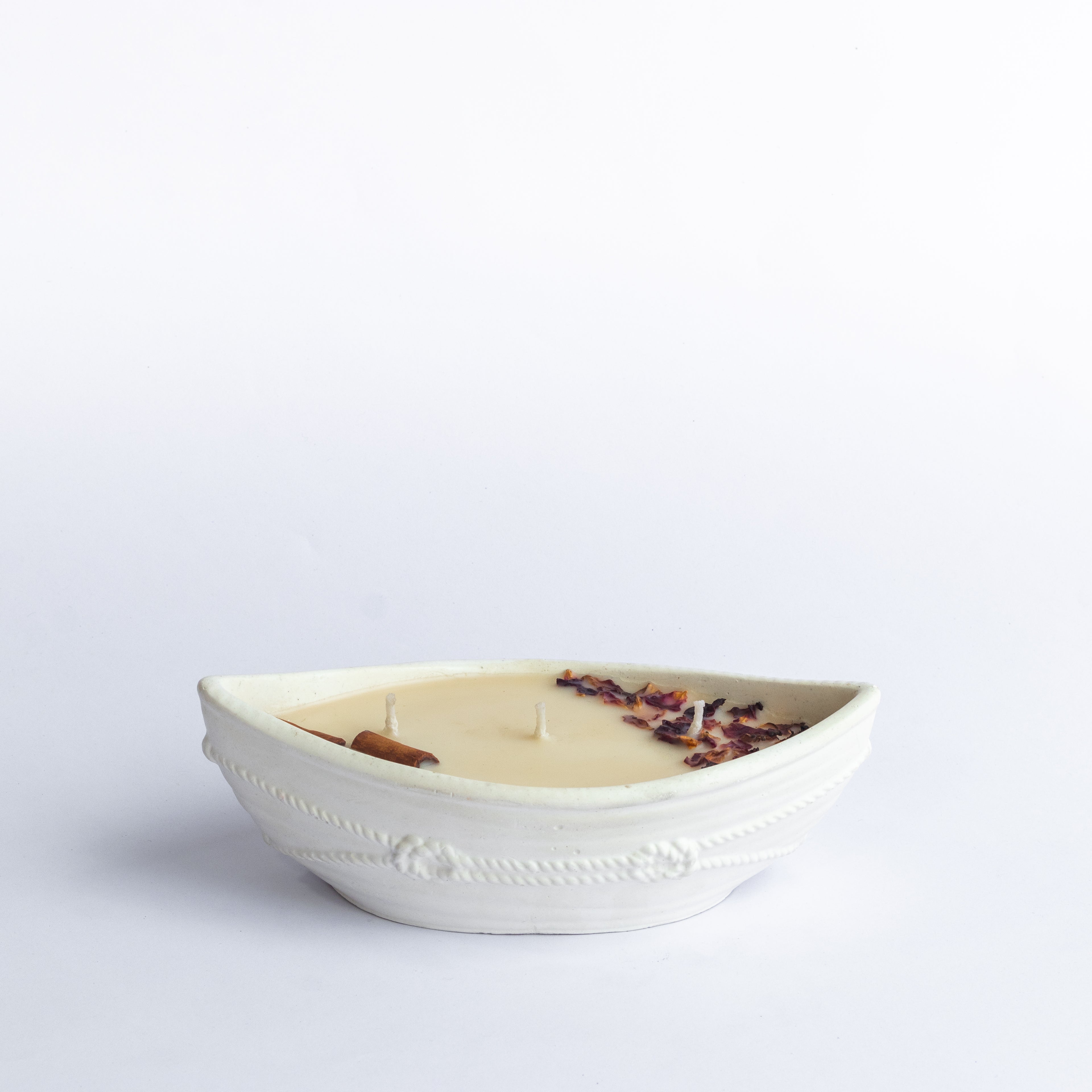 Luna Boat Candle - Rose Oudh